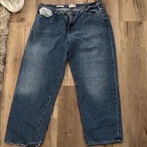 Universal Thread Relaxed Fit Blue Jeans